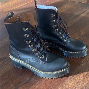 Sz EU 37 Dr. Martens Black Leather “Leona” Platform Lace Front Boots